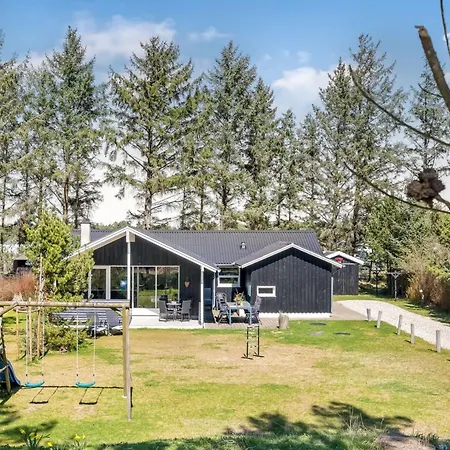 Sora - 2km From The Sea By Interhome